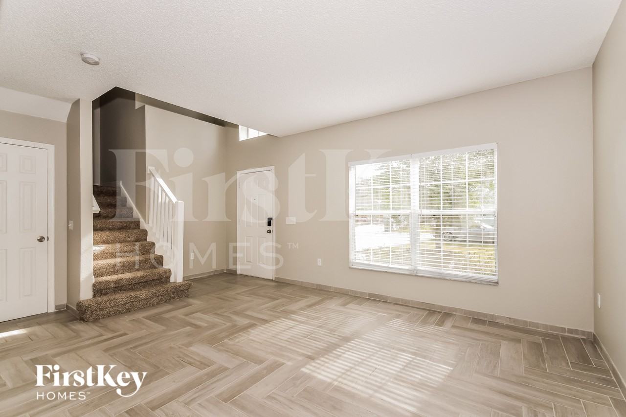 654 Parakeet Ct - Photo 2 of 15