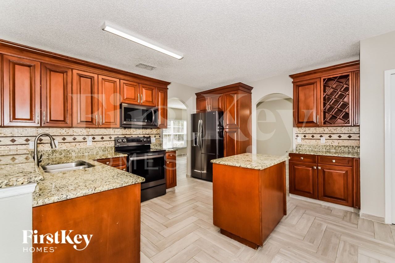 654 Parakeet Ct - Photo 6 of 15