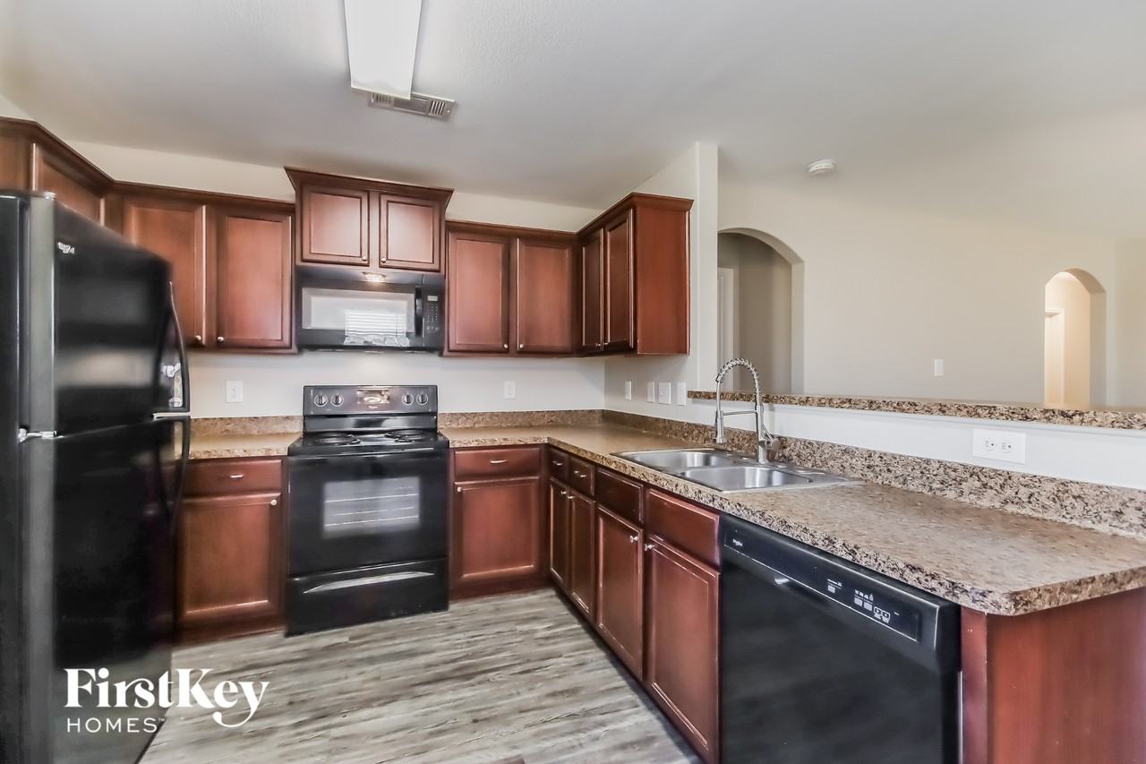 5907 Treasure Cove Rd - Photo 6 of 15