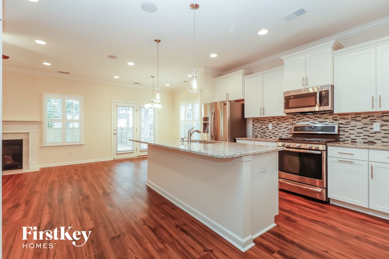 1655 Emmets Rd - Photo 5 of 15