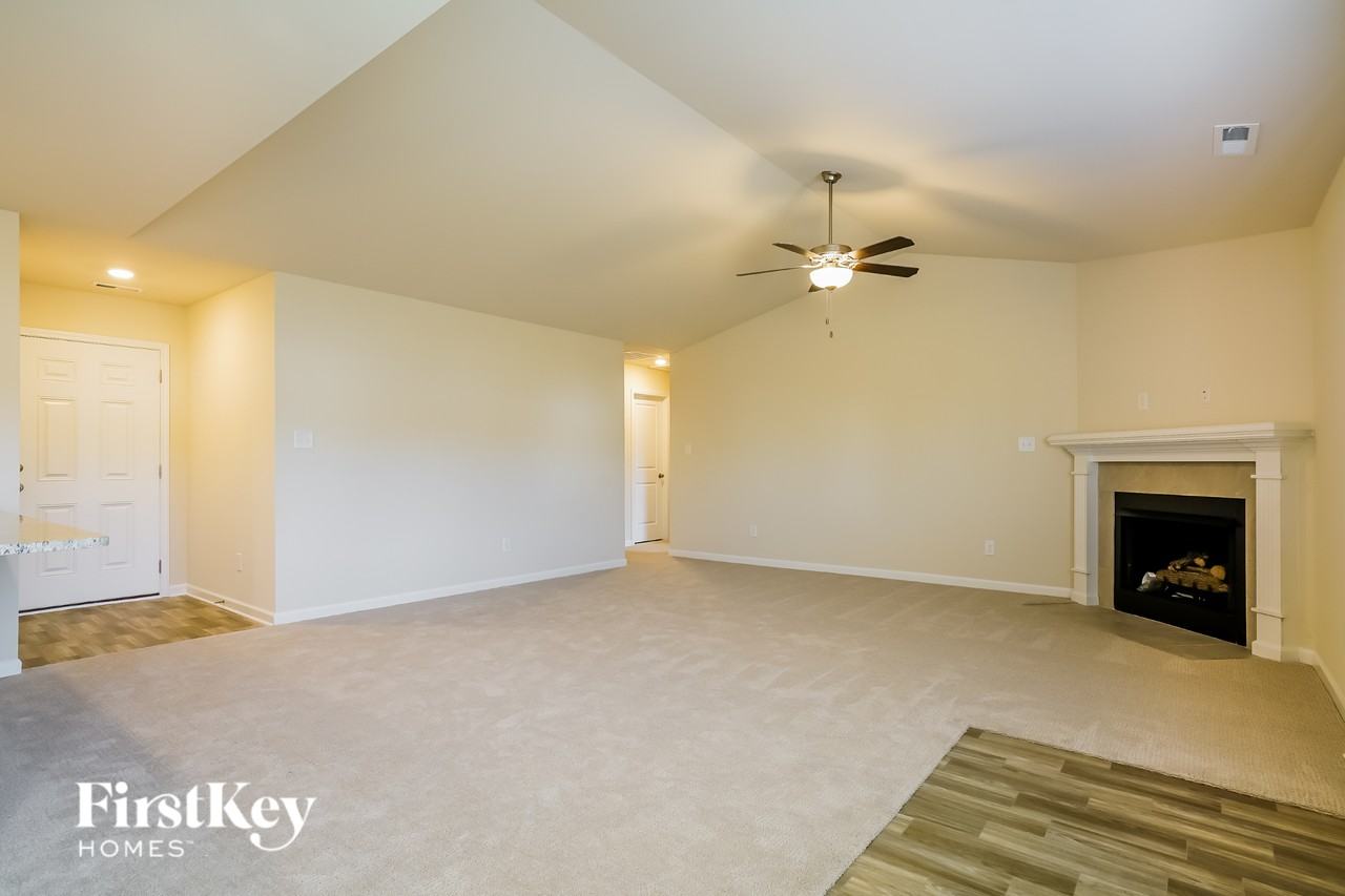 84 Winter Red Way - Photo 3 of 15