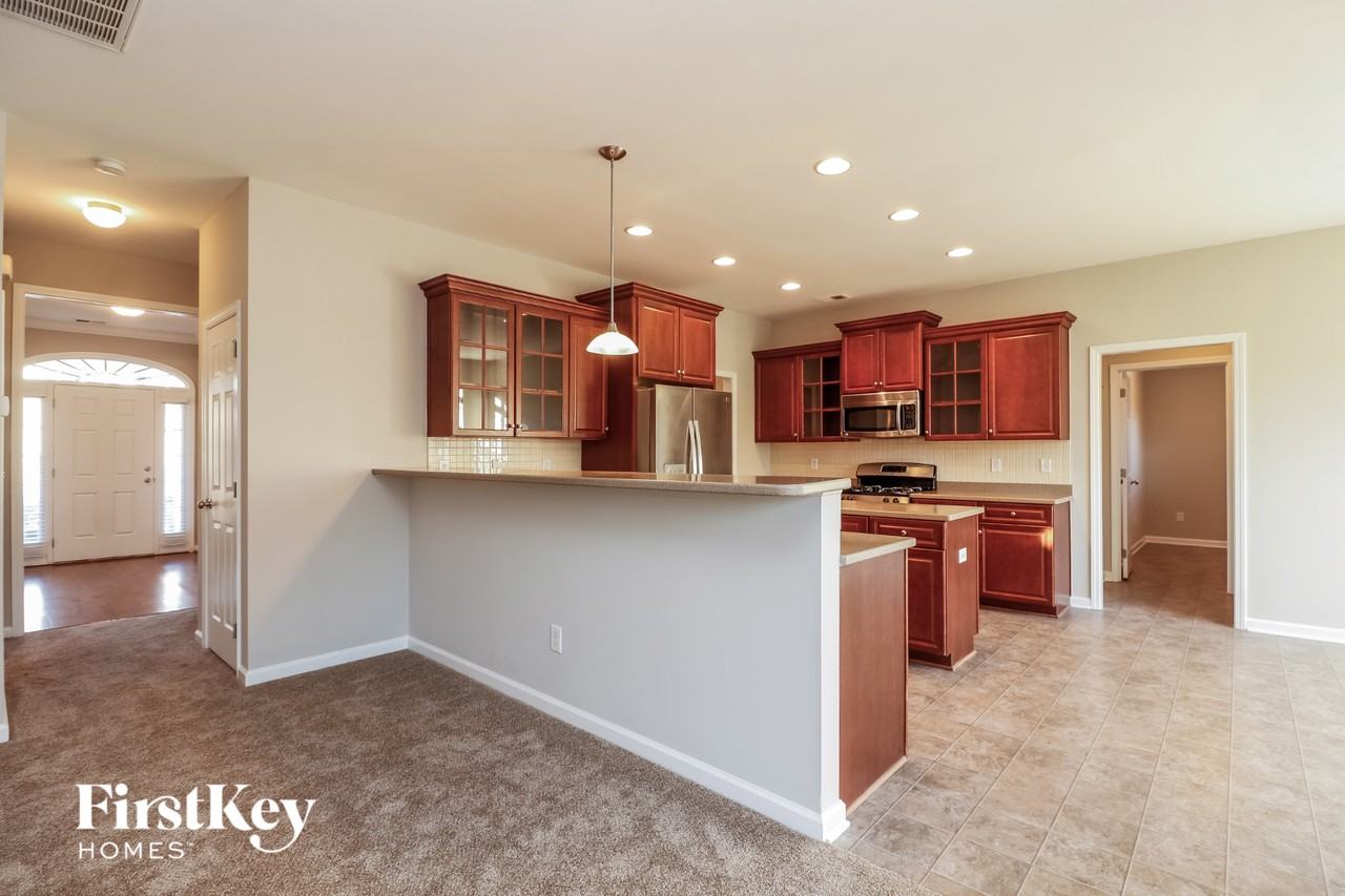 519 Chaff Ln - Photo 7 of 15