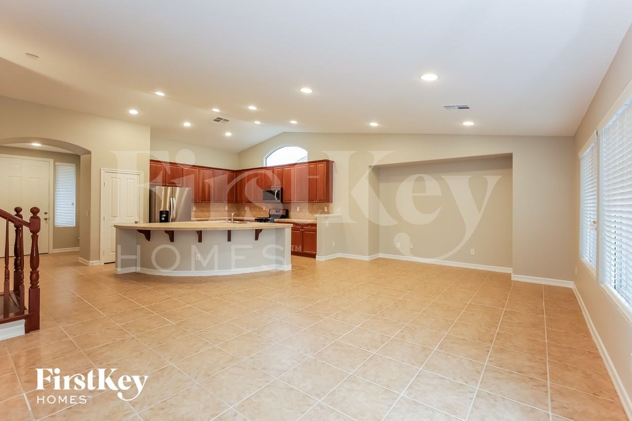 9325 Thunder Falls Ct - Photo 3 of 15