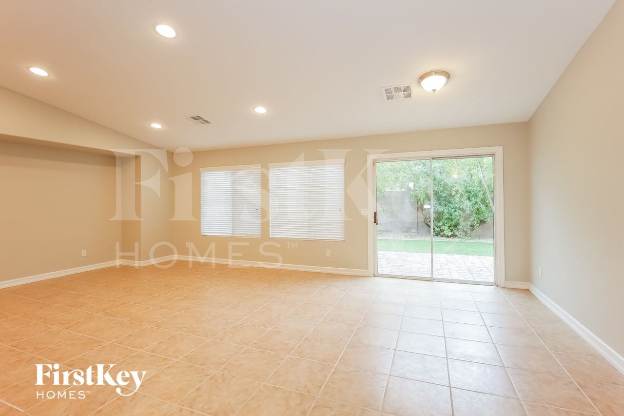 9325 Thunder Falls Ct - Photo 5 of 15