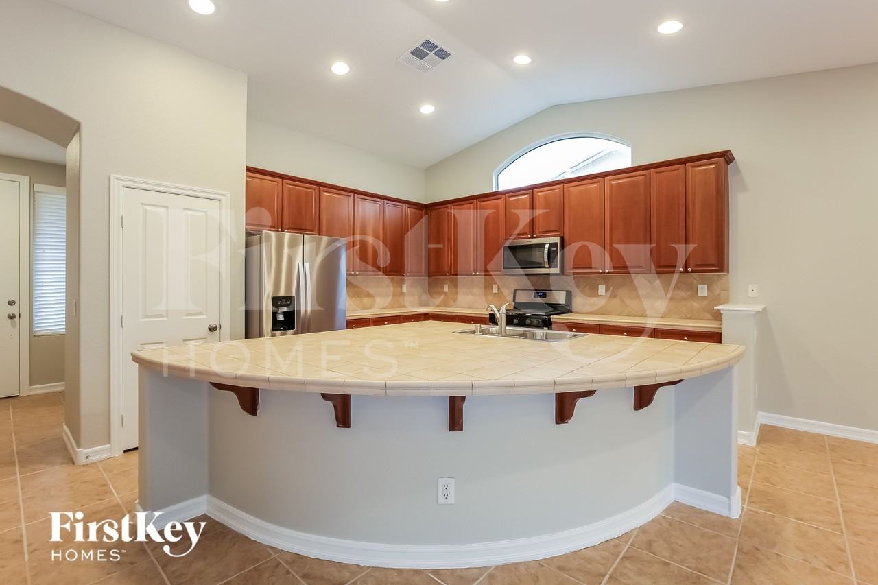 9325 Thunder Falls Ct - Photo 6 of 15