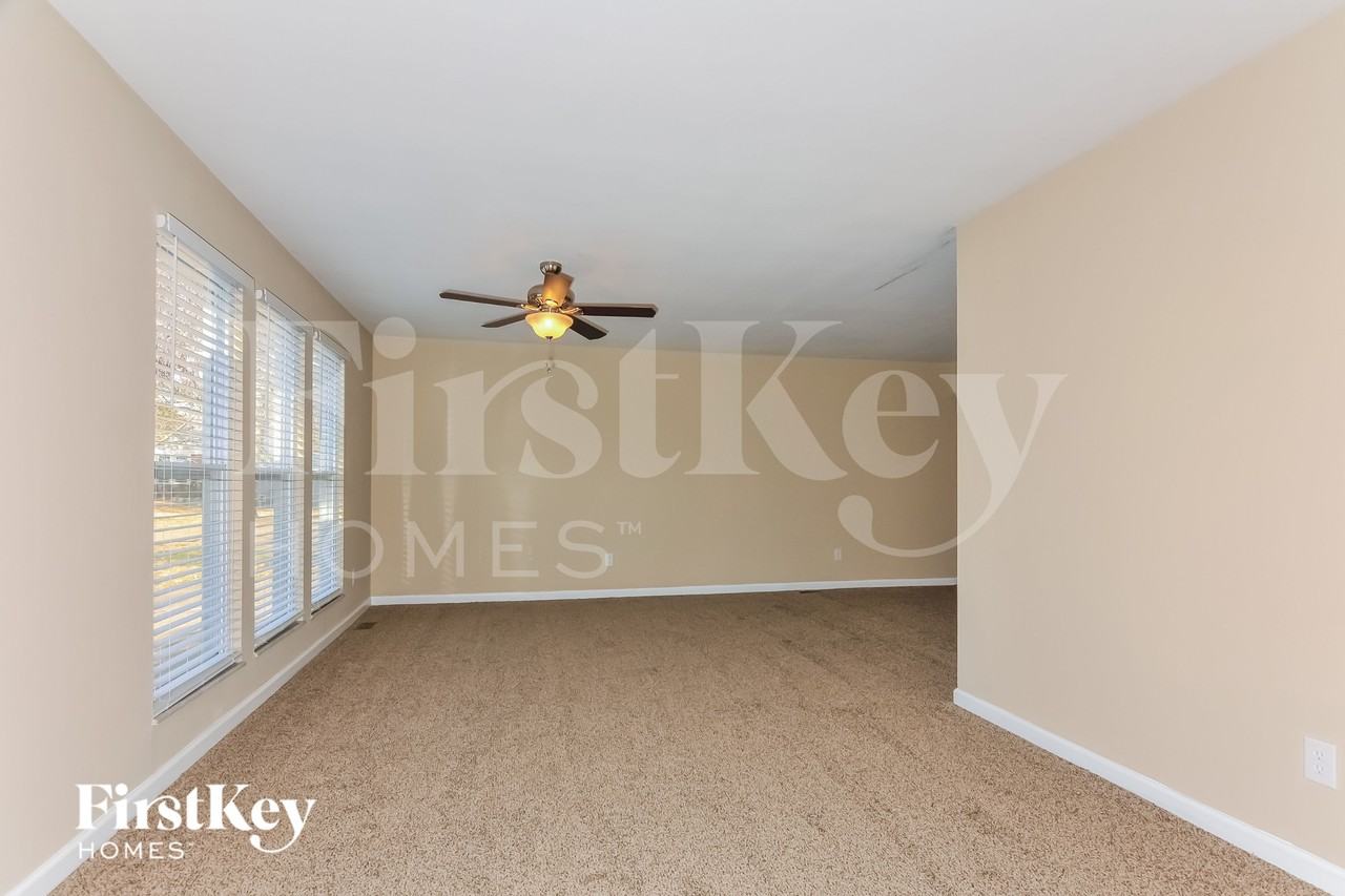 1070 Eaglepass Ct - Photo 3 of 15