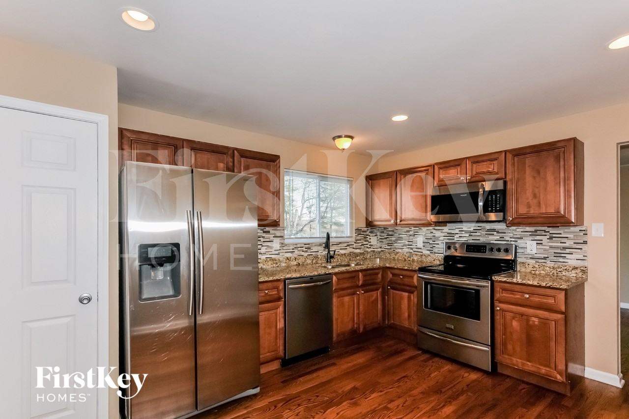 1070 Eaglepass Ct - Photo 6 of 15