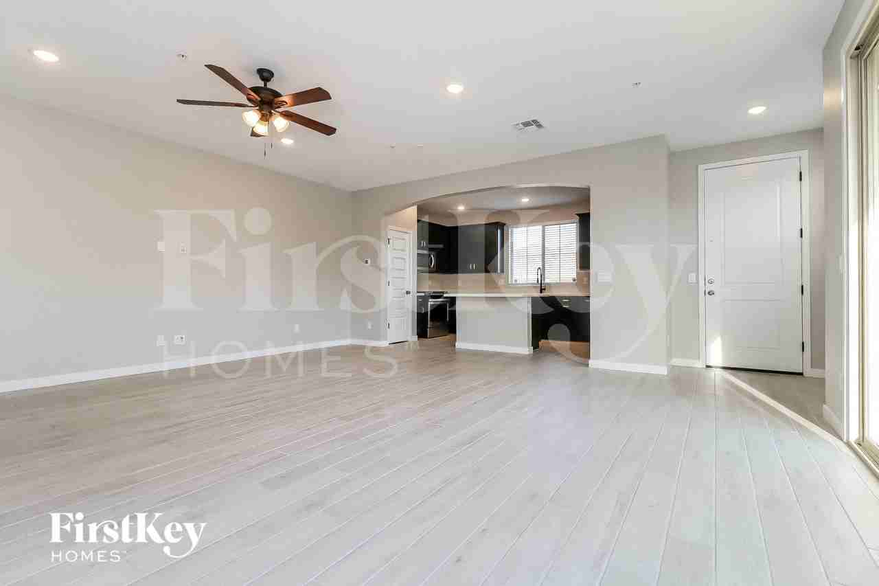 1852 N 208th Ave - Photo 4 of 15