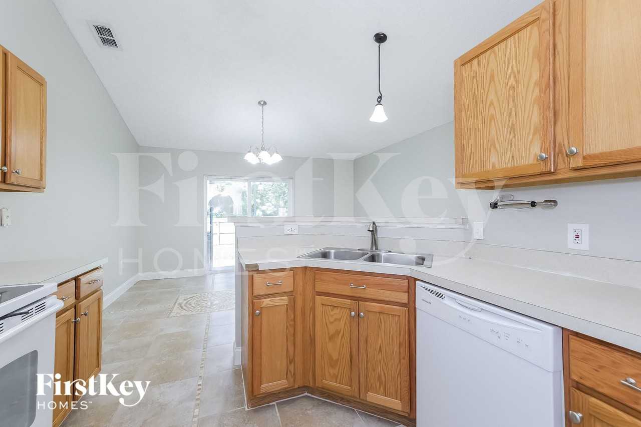 2316 Whispering Trails Pl - Photo 7 of 15