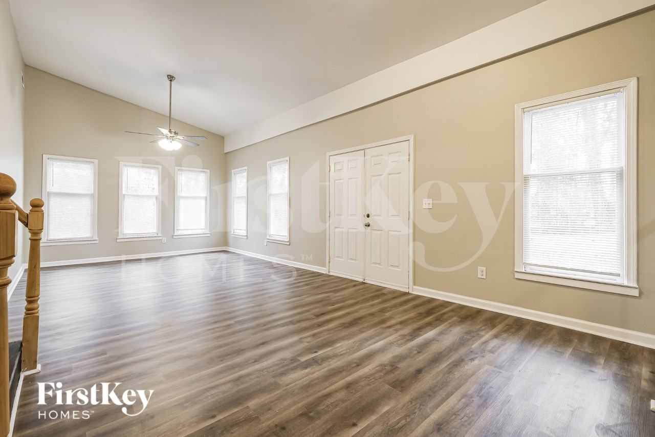 1749 S Alvarado Ter Sw - Photo 3 of 19