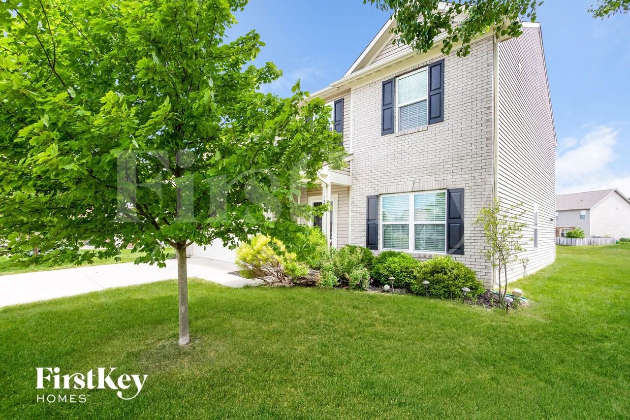 1242 Littlefield Dr - Photo 2 of 15