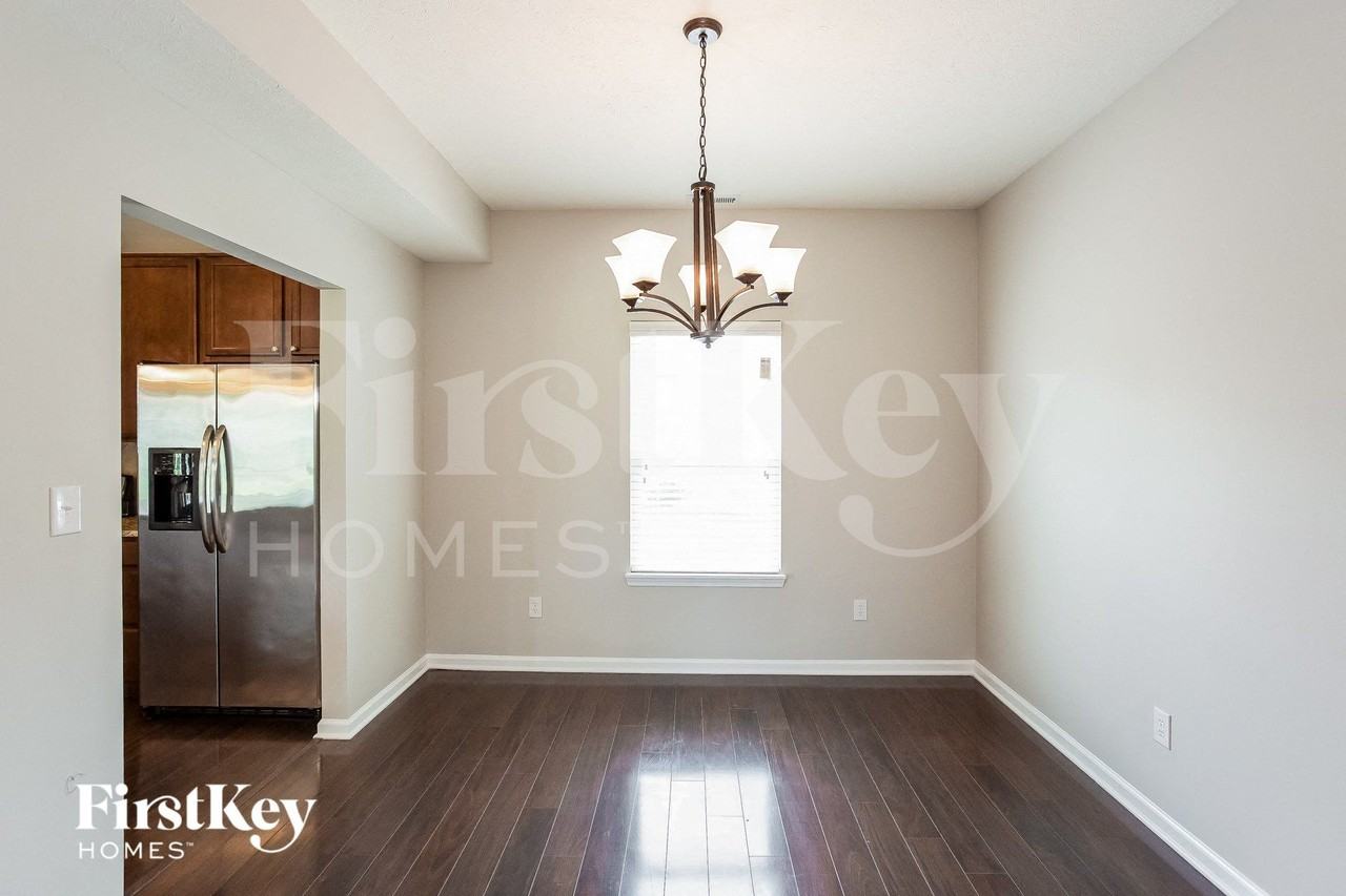 1242 Littlefield Dr - Photo 4 of 15