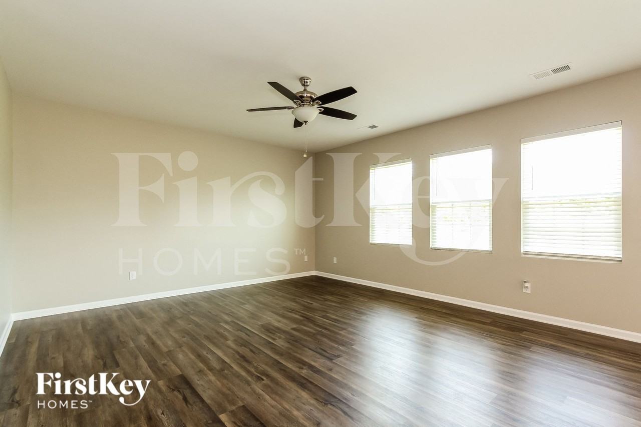 3611 Cerelia Ln - Photo 2 of 14