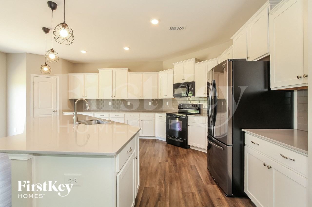 3611 Cerelia Ln - Photo 5 of 14