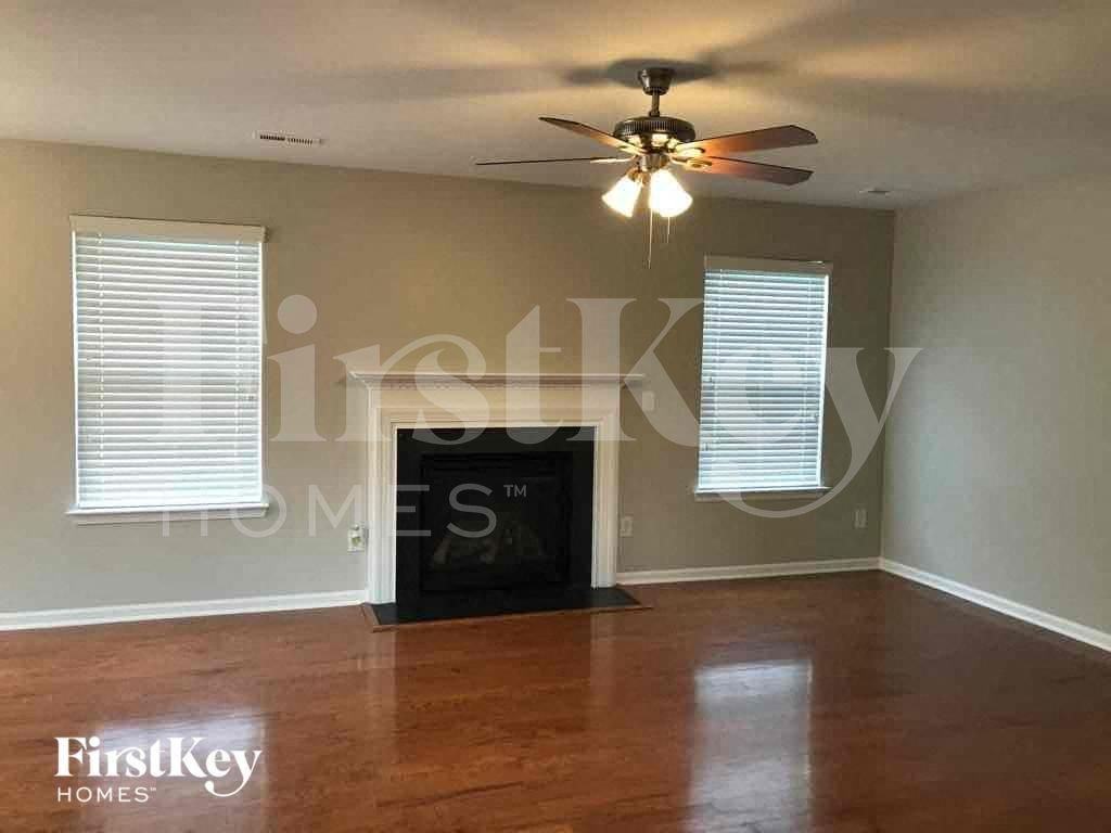 1544 Moss Creek Dr - Photo 4 of 32