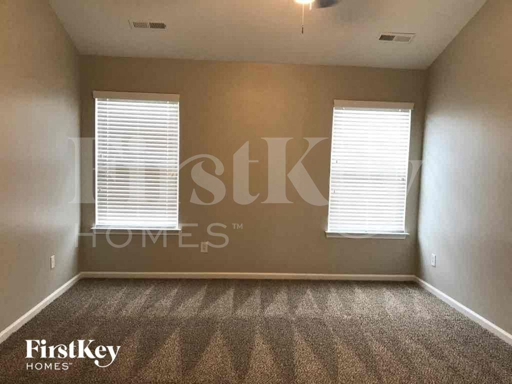 1544 Moss Creek Dr - Photo 7 of 32