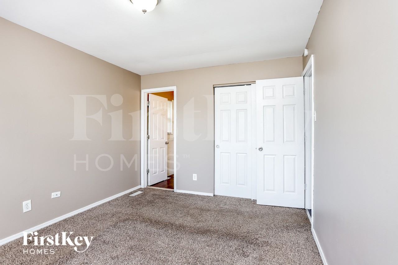 9963 Meadow Ave - Photo 7 of 16