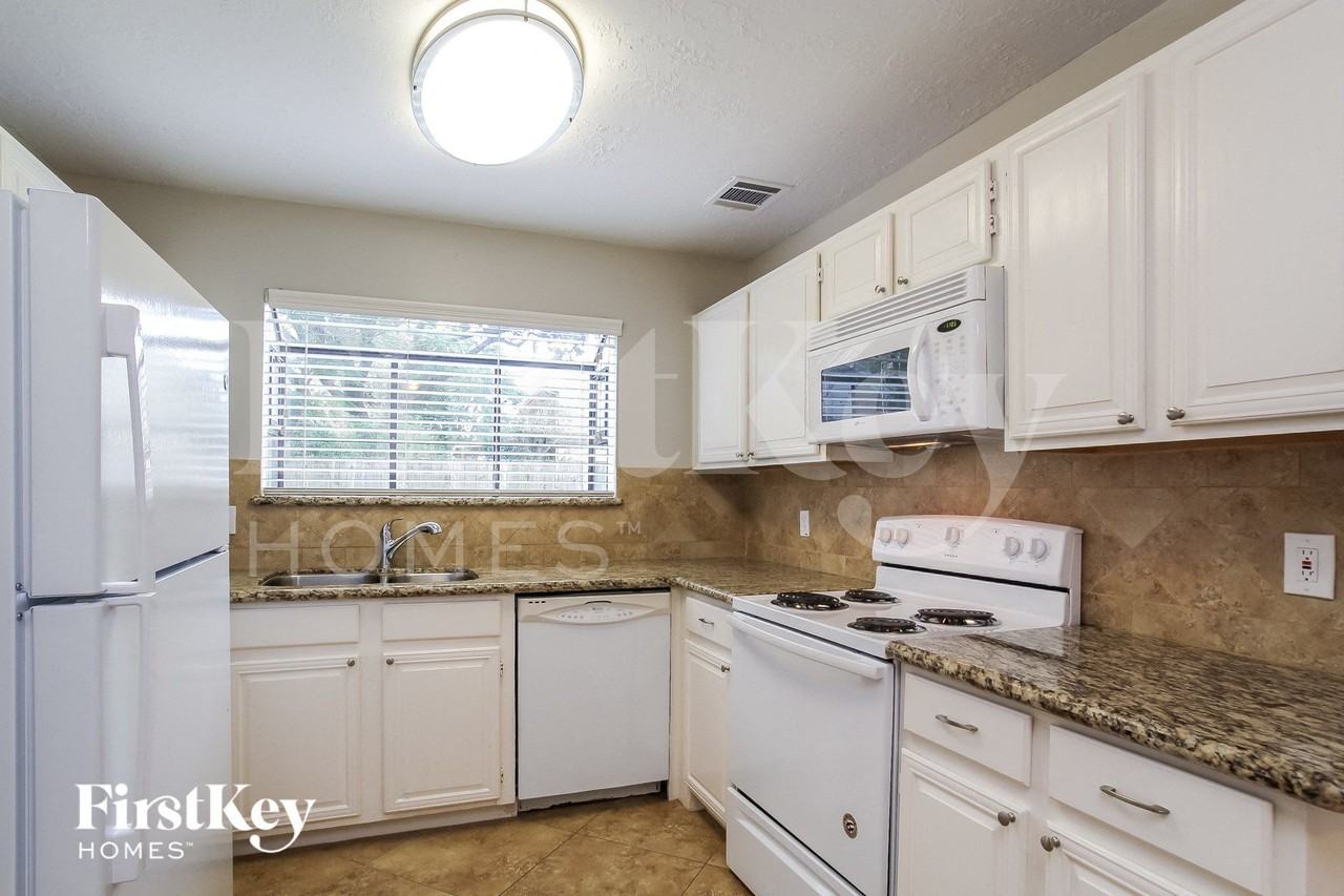 7774 High Village Dr - Photo 6 of 15