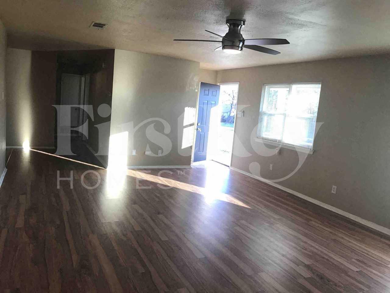 701 E Mission St - Photo 2 of 13