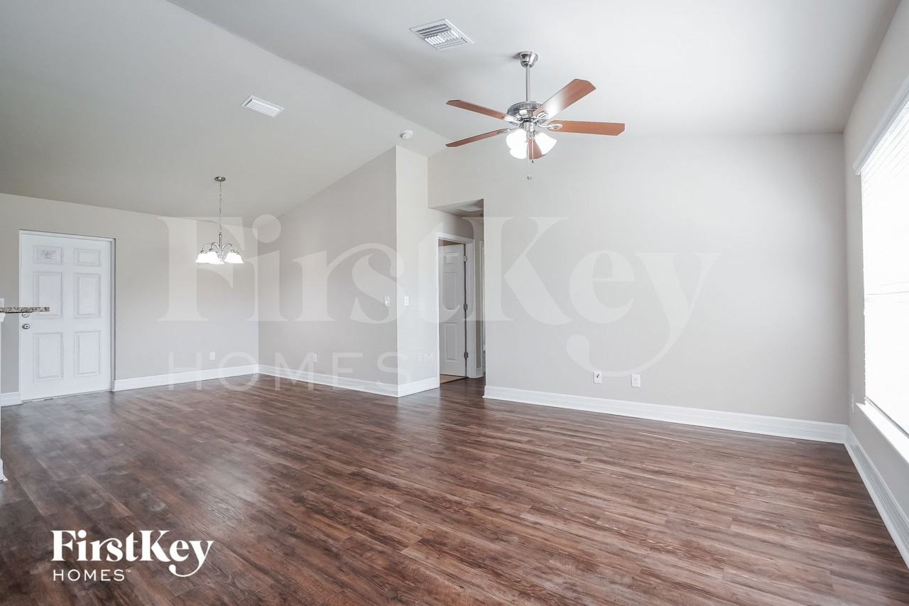 625 Sw 13th Ter - Photo 2 of 15