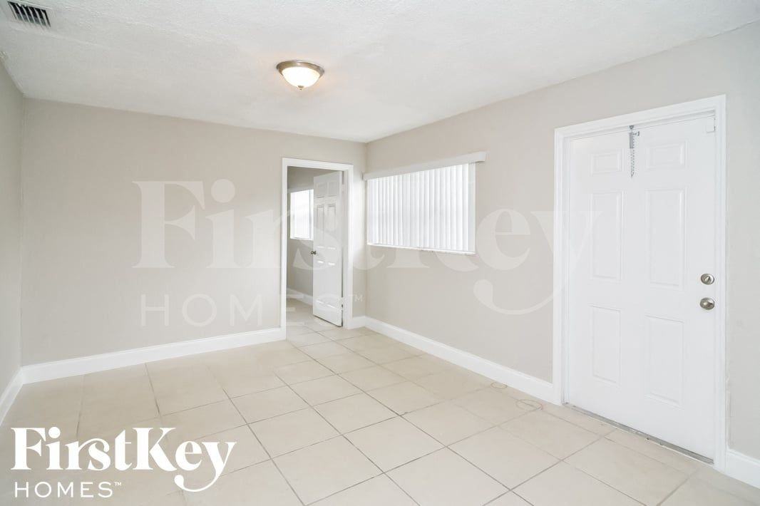 559 W Campus Cir - Photo 7 of 15