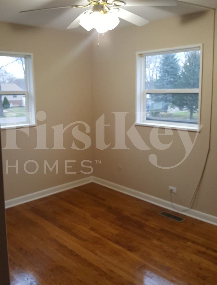 424 W Moreland Ave - Photo 5 of 10