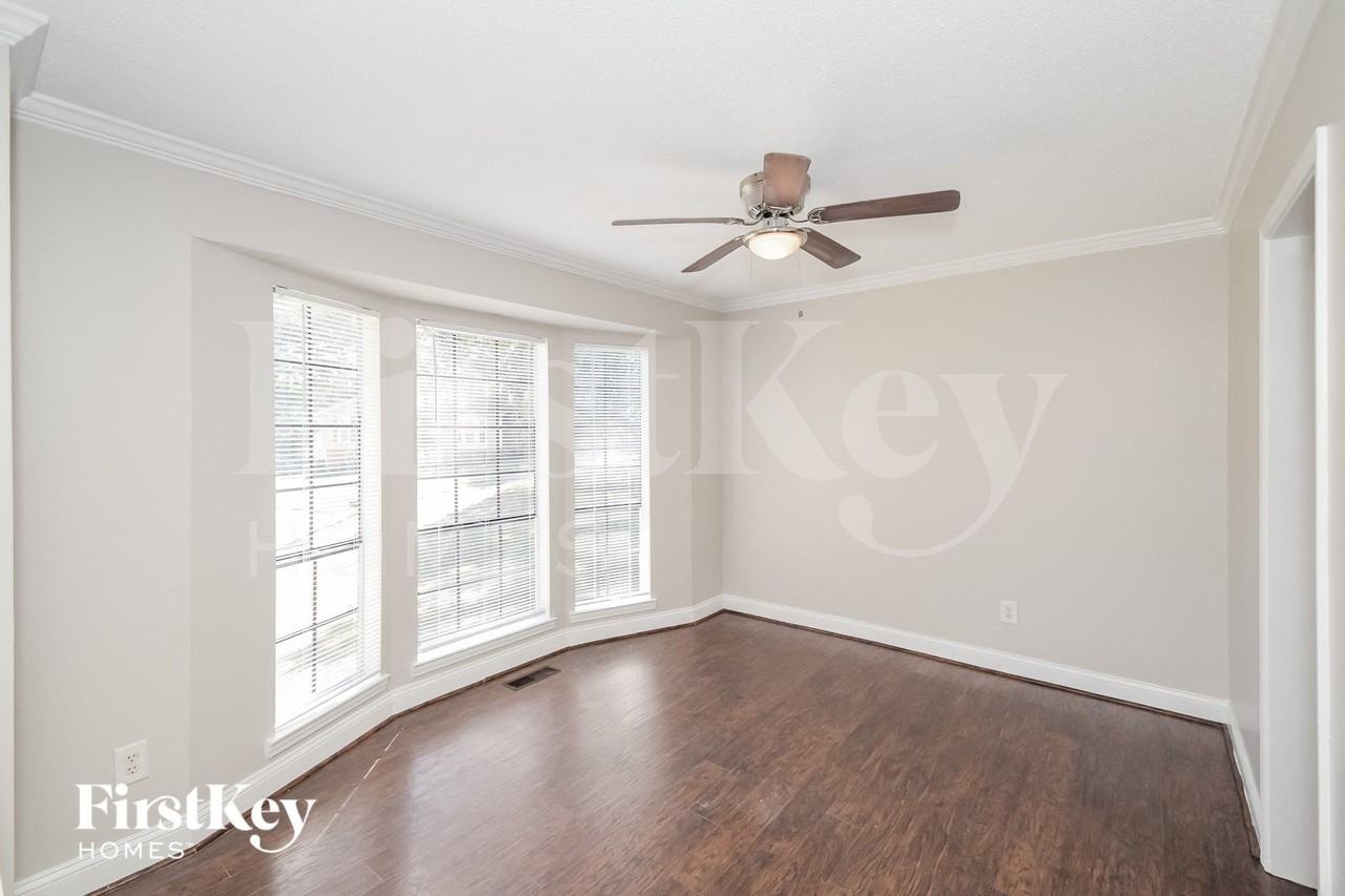 4217 Park Cir - Photo 3 of 15