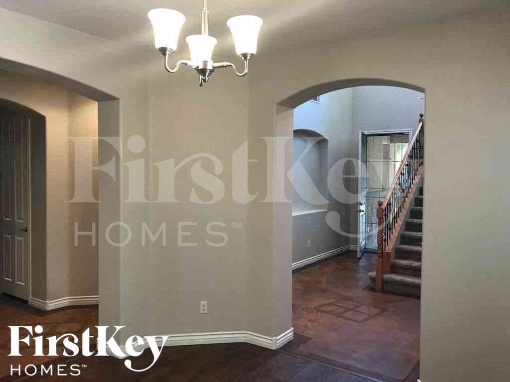 28 Delighted Ave - Photo 4 of 33