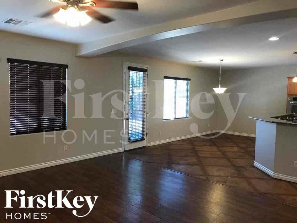 28 Delighted Ave - Photo 7 of 33