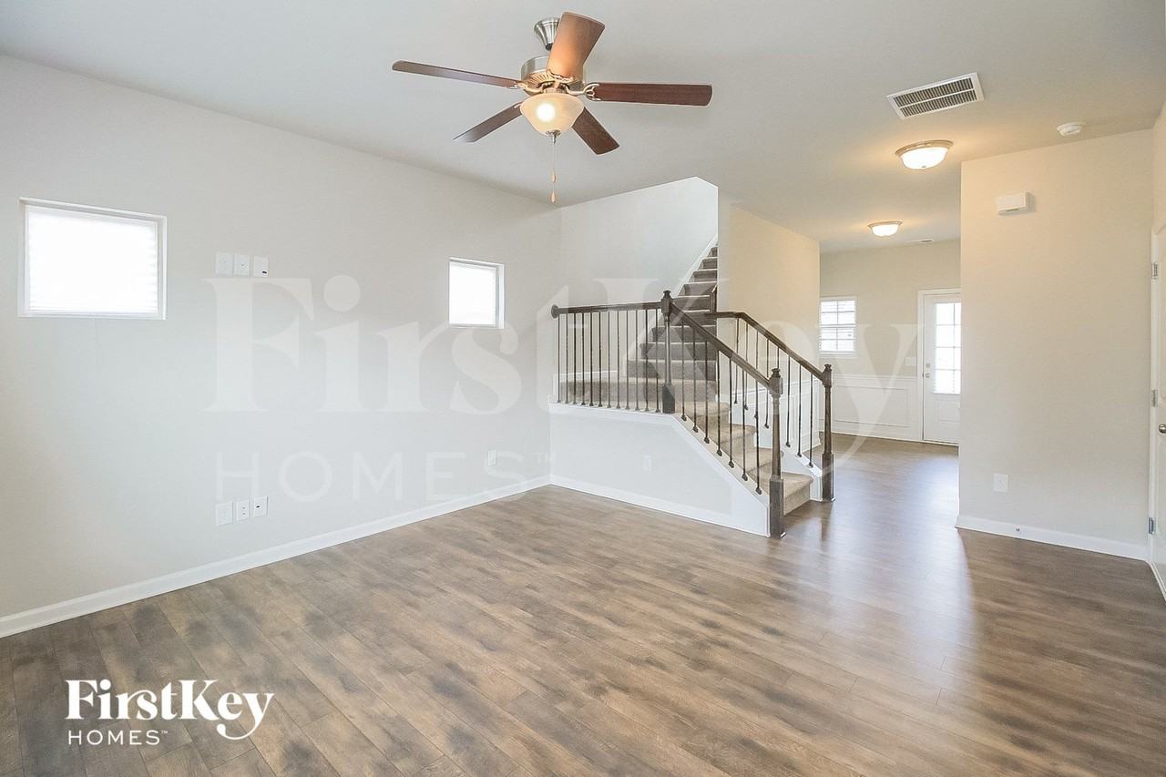 24 Cliffbriar Ter - Photo 2 of 15