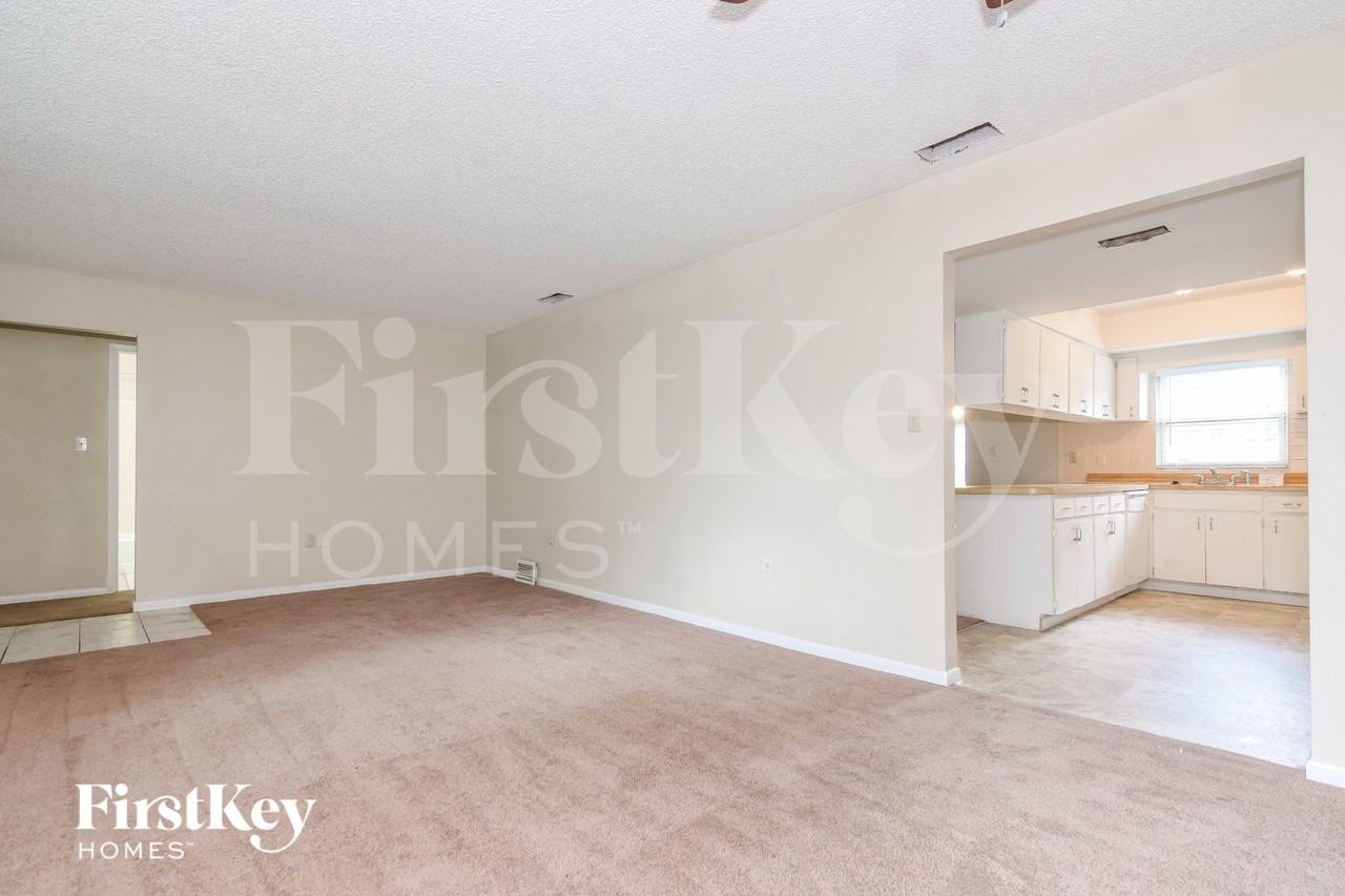 204 Wense Ave - Photo 3 of 15