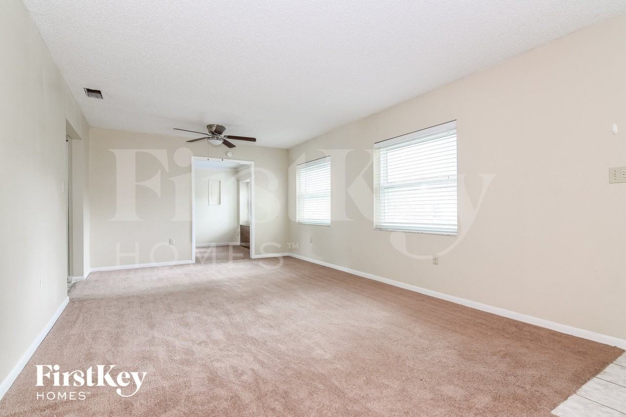 204 Wense Ave - Photo 4 of 15