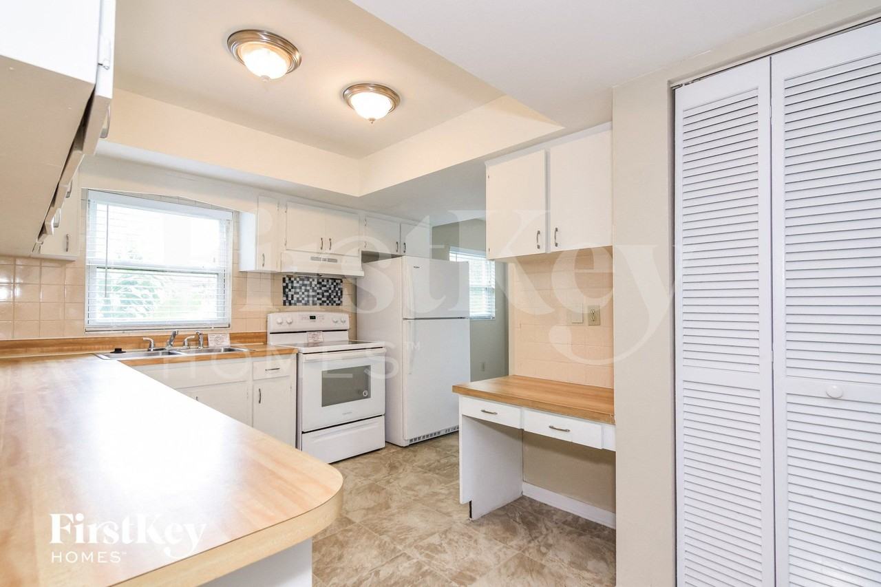 204 Wense Ave - Photo 6 of 15