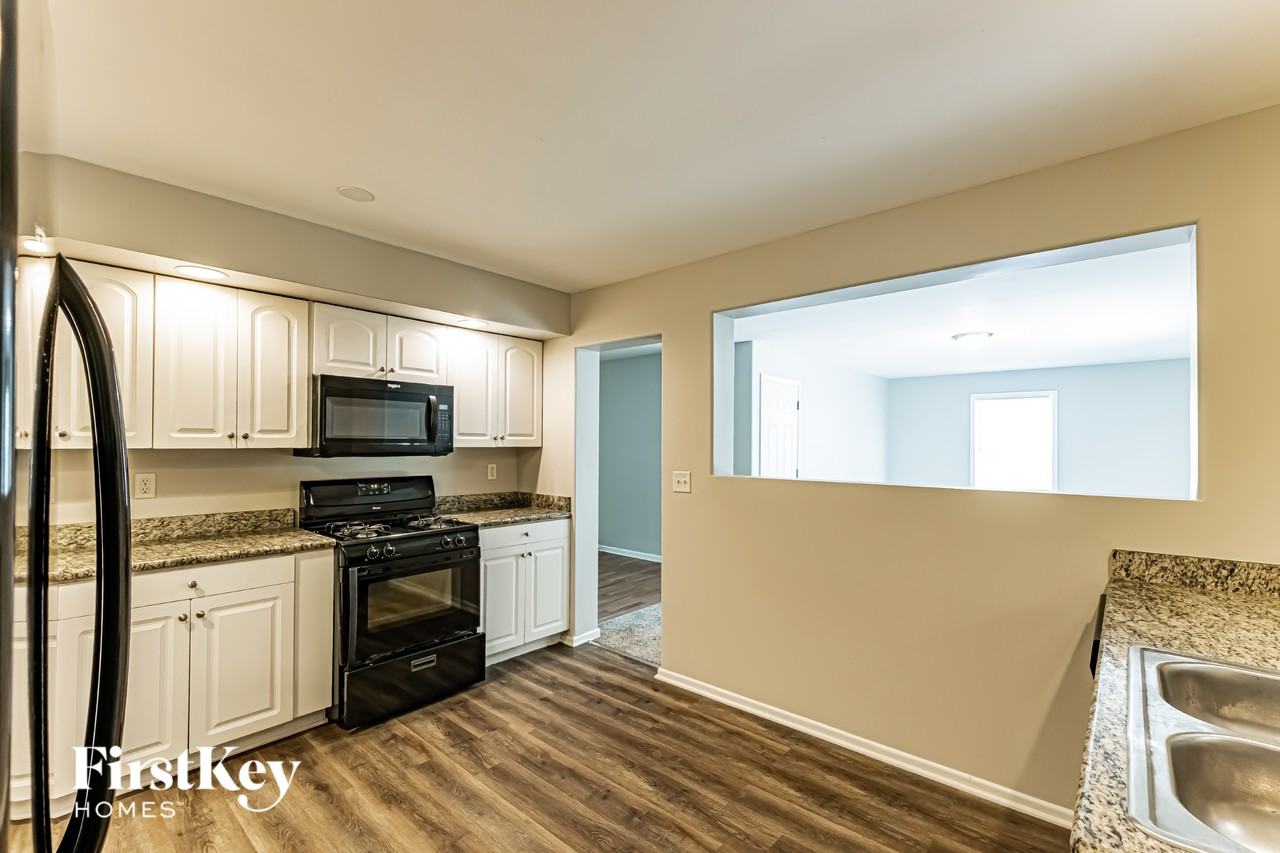 1770 Lily St - Photo 5 of 15