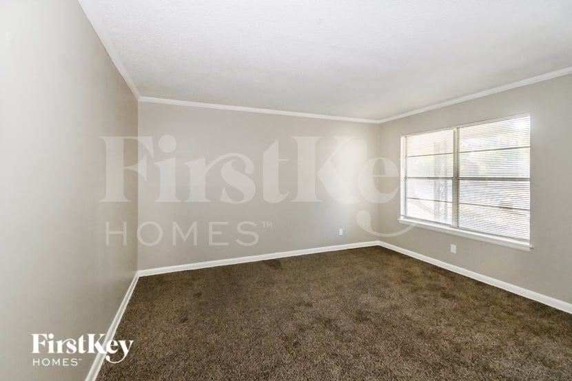 1620 Hester Rd - Photo 3 of 16