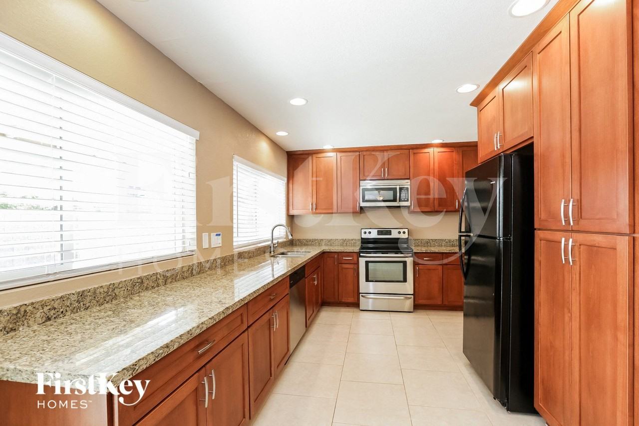 12215 N 36th St - Photo 7 of 15