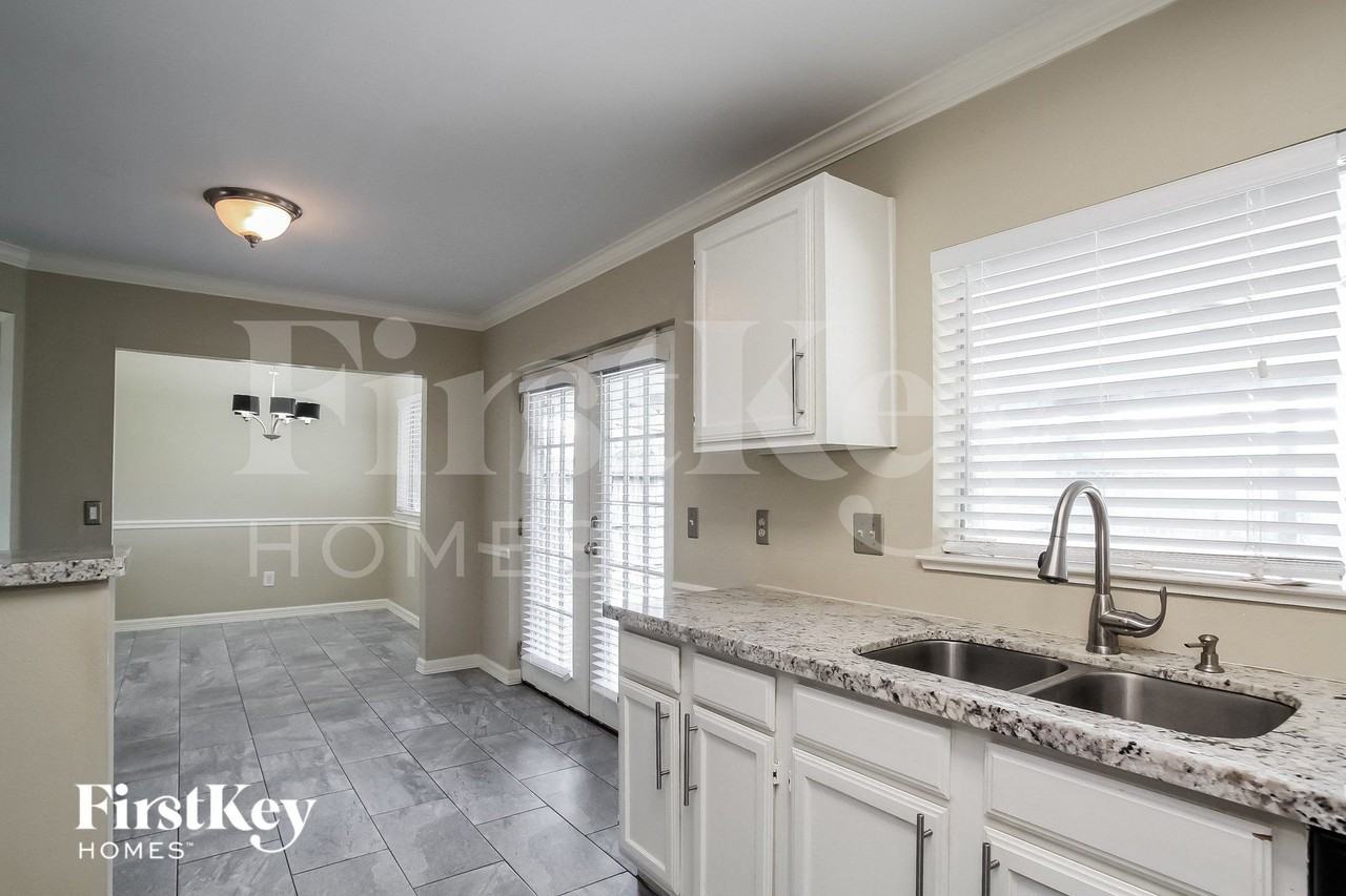 12123 Flaxen Dr - Photo 6 of 15