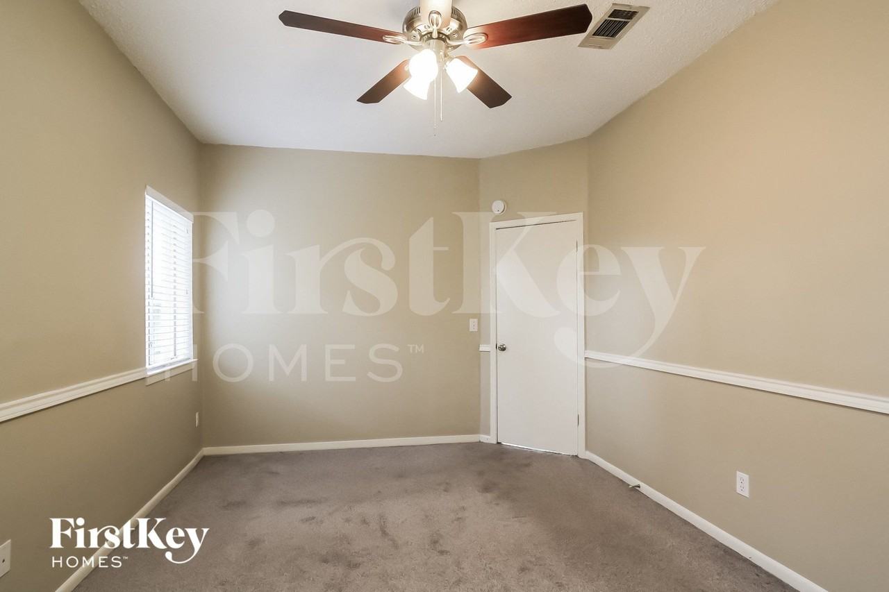 12123 Flaxen Dr - Photo 7 of 15