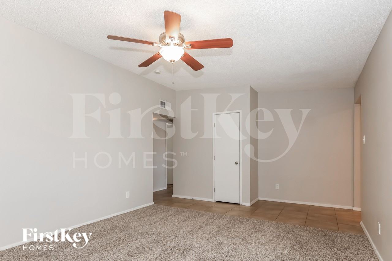 1158 E Concorda Dr - Photo 4 of 19