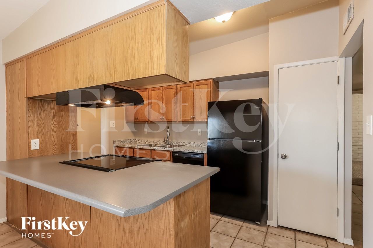 1158 E Concorda Dr - Photo 7 of 19