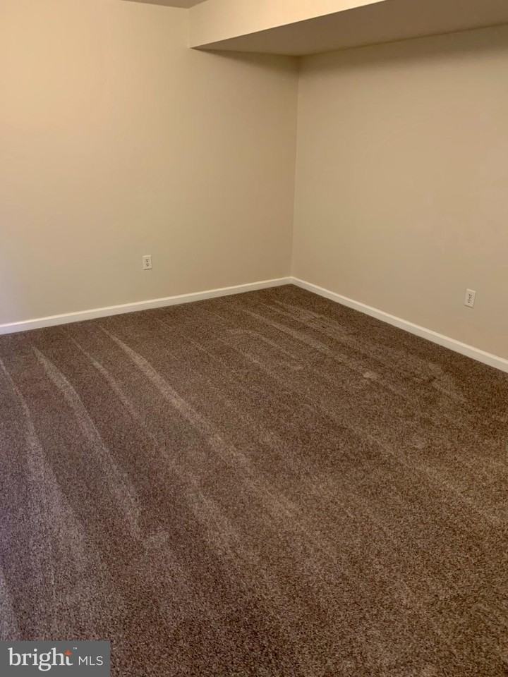 916 Persimmon Pl - Photo 6 of 23