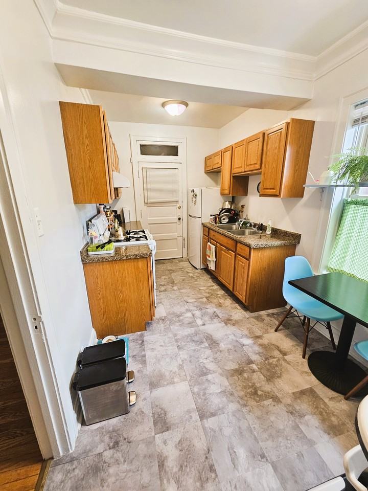 7100 N Paulina St #1 - Photo 7 of 19