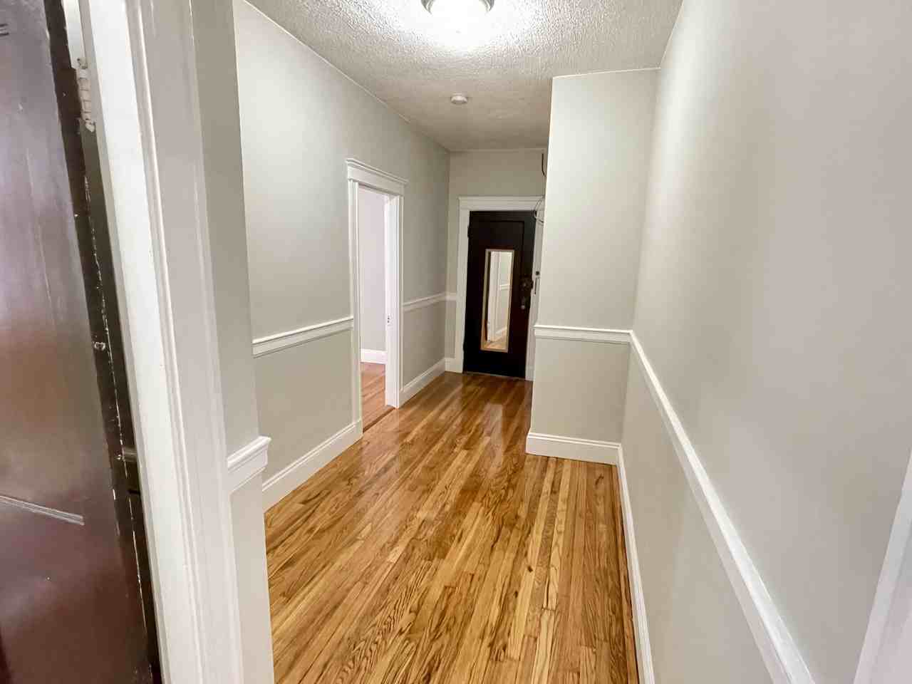 39 Glenville Ave #8 - Photo 5 of 11