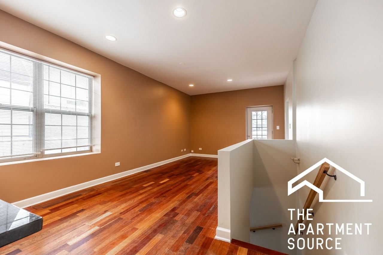 2852 N Kedzie Ave #1 - Photo 4 of 25