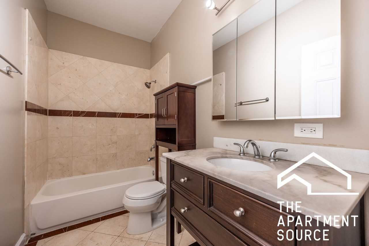 2852 N Kedzie Ave #1 - Photo 5 of 25