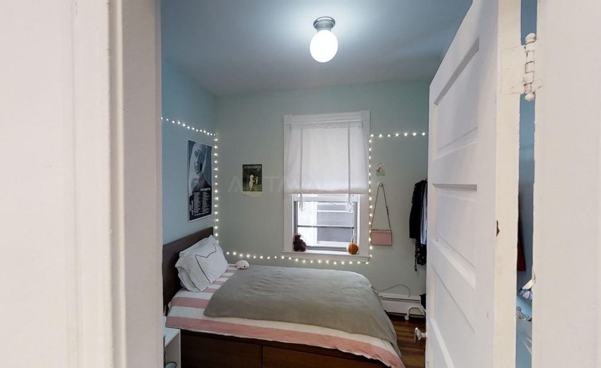 200 Harvard St #2 - Photo 5 of 15
