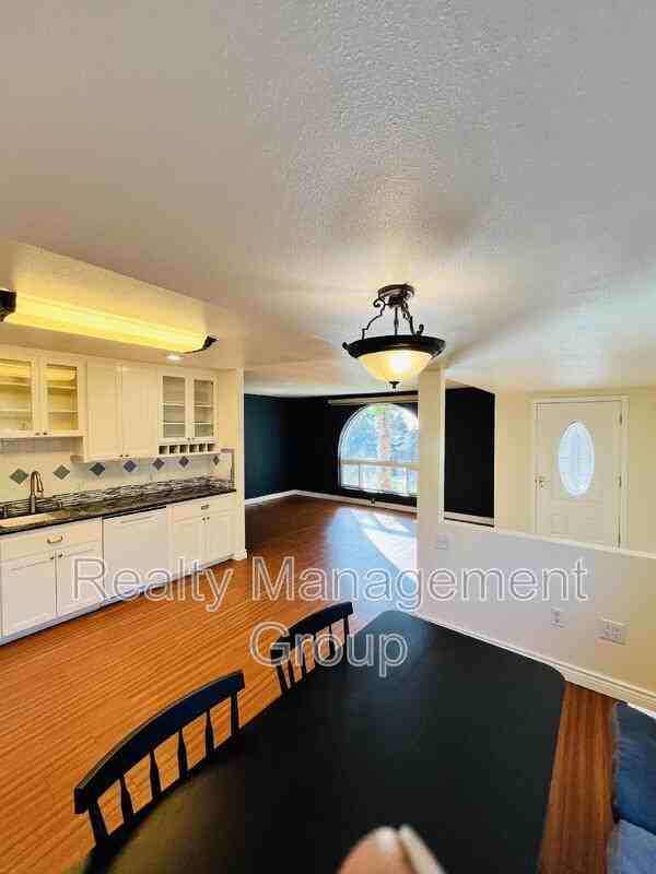 246 Loma Vista Pl - Photo 6 of 16