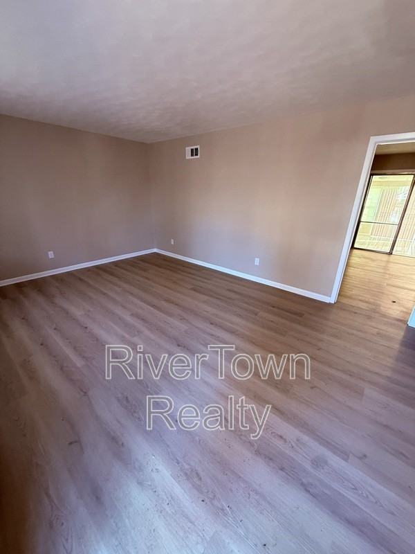 2593 Sandpiper Ave - Photo 2 of 24