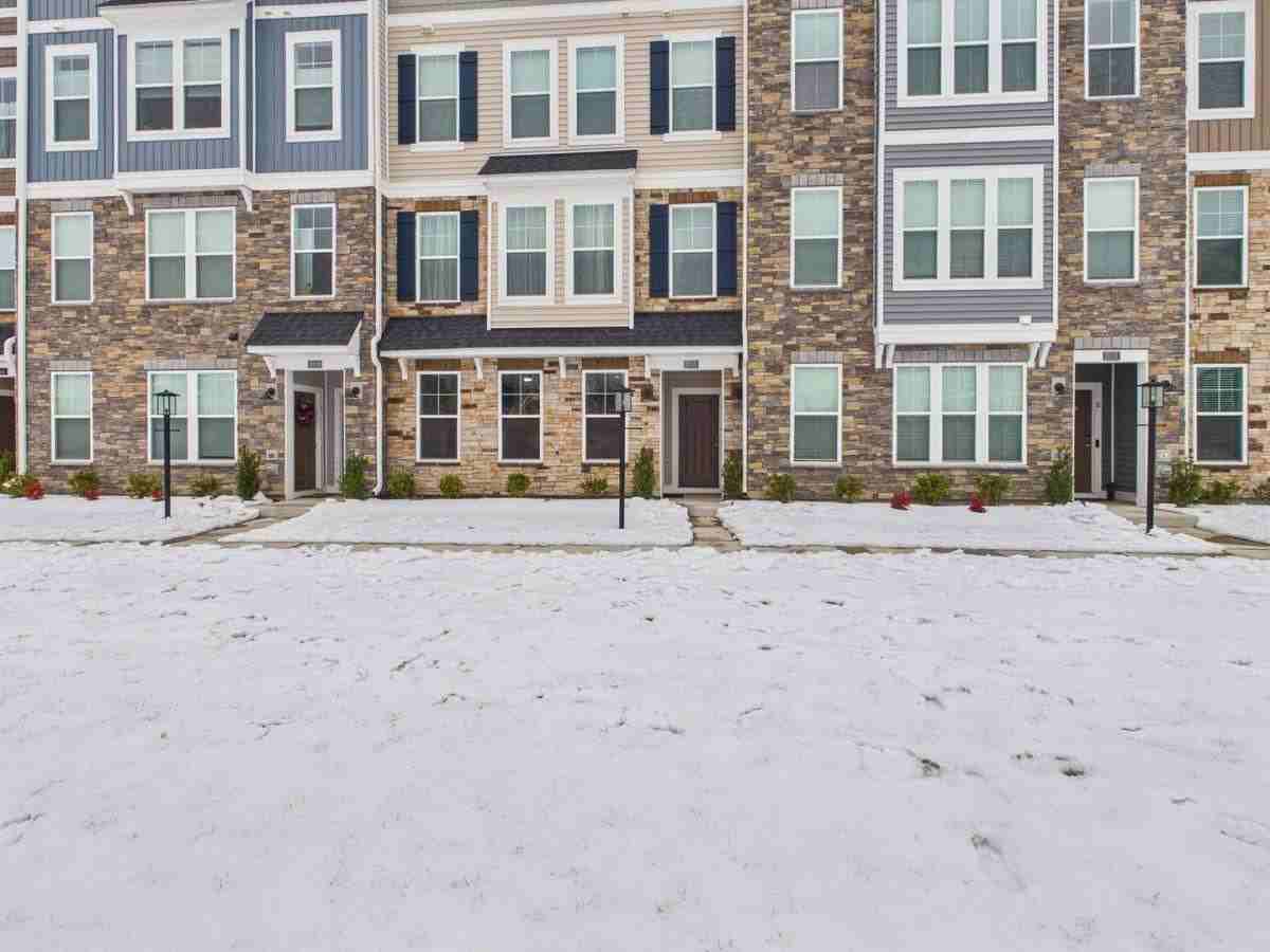 640 Brookwood Glen Ter #A - Photo 2 of 10