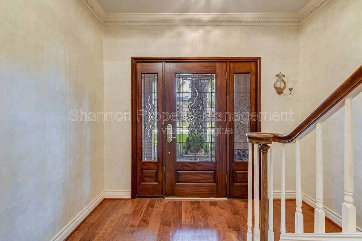 5502 Fountainbridge Ln - Photo 6 of 10